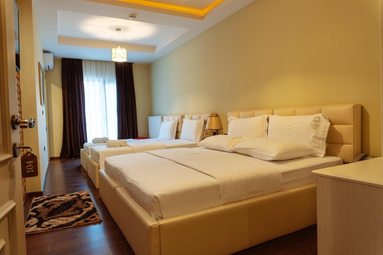Casta Diva Boutique Hotel Korce Exterior photo