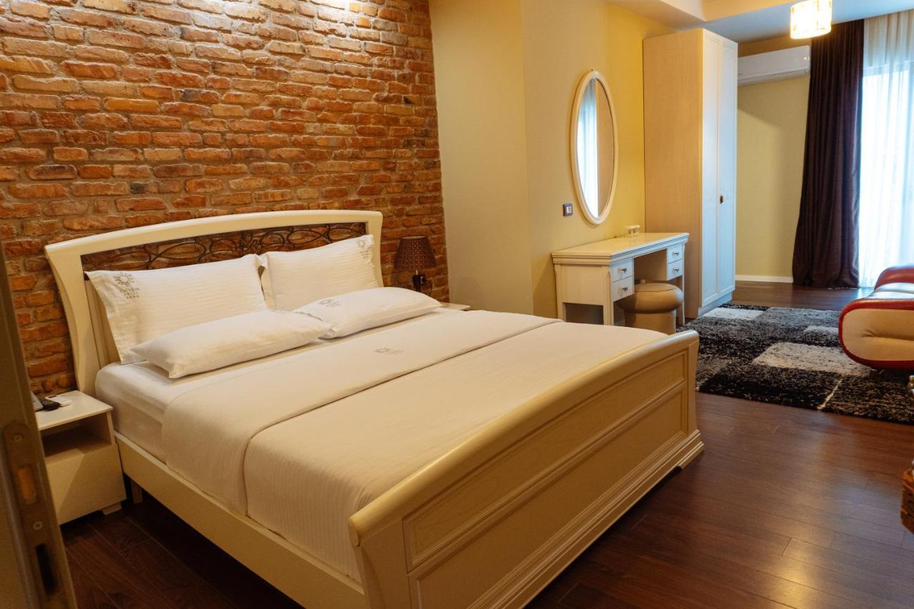 Casta Diva Boutique Hotel Korce Exterior photo
