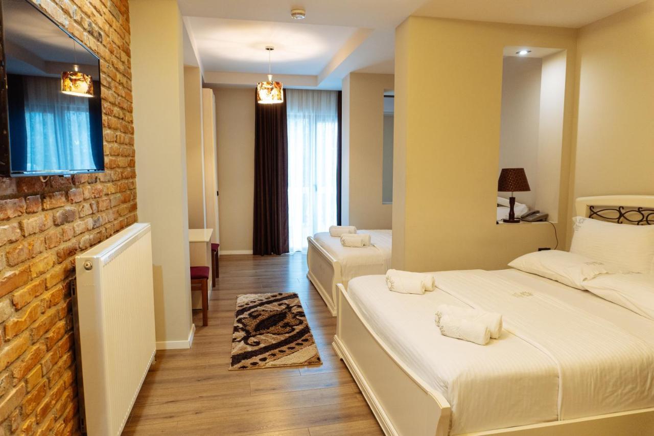 Casta Diva Boutique Hotel Korce Exterior photo