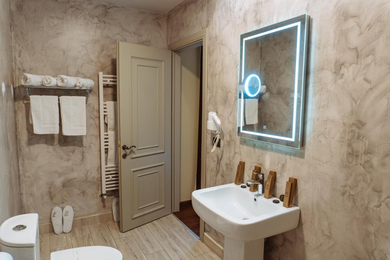 Casta Diva Boutique Hotel Korce Exterior photo